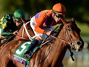 Santa Lucia Attracts Two-Time Champ Beholder Santa Lucia Attracts Two-Time Champ Beholder