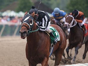 Royal Currier Sets Track Mark in Gallant Bob Royal Currier Sets Track Mark in Gallant Bob