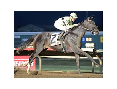 Uptown Bertie winning the Iowa Oaks.