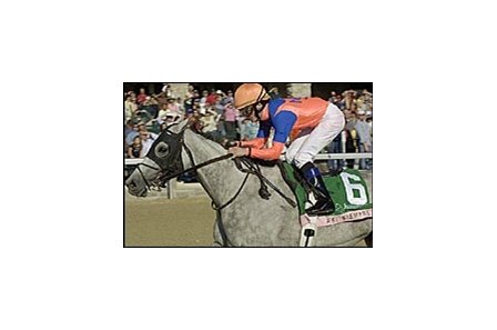 Asi Siempre, takes the Spinster under jockey Julien Leparoux.