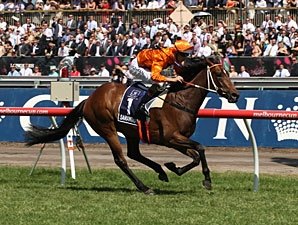 Samantha Miss Dominates in Crown Oaks Samantha Miss Dominates in Crown Oaks