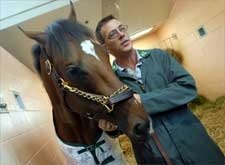 Barbaro's Vet: 'His Leg Looks Excellent' Barbaro's Vet: 'His Leg Looks Excellent'