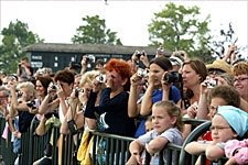 Fans Swarm to Philly Park in Droves to See Smarty Gallop Fans Swarm to Philly Park in Droves to See Smarty Gallop