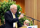 King T. Leatherbury spoke for 10 minutes in his hilarious, yet sincere speech.<br><a target="blank" href="http://photos.bloodhorse.com/AtTheRaces-1/At-the-Races-2015/i-LQ8p49B">Order This Photo</a>