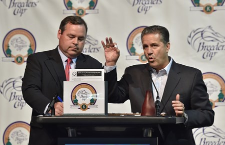 (October 26, 2015) UK basketball coach John Calipari (R) helping Keeneland racing secretary Ben Huffman during the draw for the Breeders' Cup Classic...
© 2015 Rick Samuels/The Blood-Horse