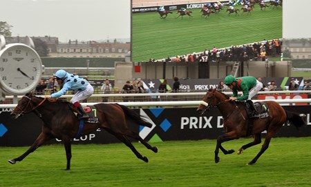 ALMANZOR (FR) (Jean-Bernard Eyquem) winning the Prix du Jockey-Club (G1)(3y ocolts & fillies) beating Zarak (FR)(green cap)
Chantilly 5 June 2016
Photo ref: 0506816