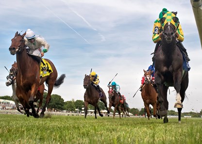 Cammack winning The Black Tie Affair Handicap at Arlington International June 2016, Franciso C. Torres up