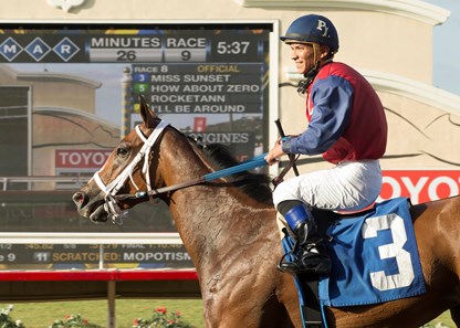 Miss Sunset wins the 2016 Generous Portion Stakes