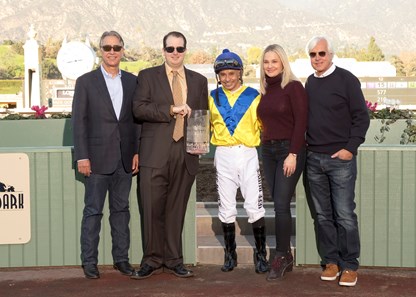 Vale Dori wins the 2017 La Canada Stakes