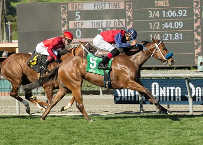 Miss Sunset wins the 2017 Sweet Life Stakes