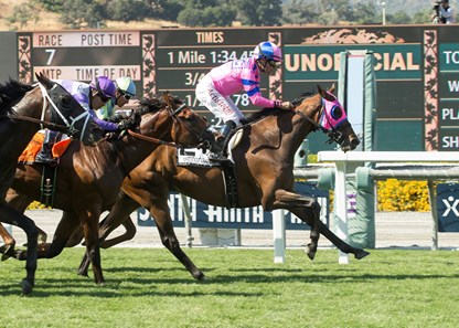 Ashleyluvssugar wins the 2017 Charles Whittingham Stakes (G2T)