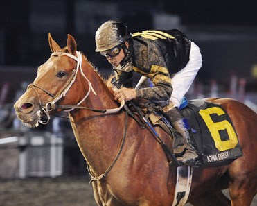 Hence wins the 2017 Iowa Derby