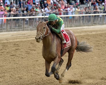 Keen Ice wins the 2017 Suburban