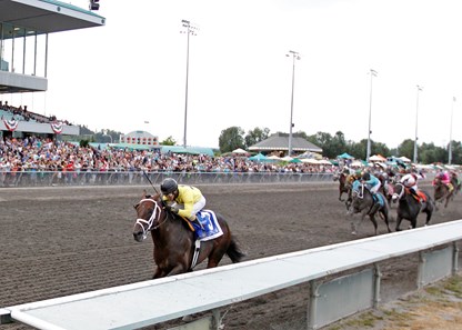 Gold Rush Dancer wins the 2017 Longacres Mile Handicap (G3)