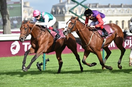 Ice Breeze wins the 2017 Qatar Prix Chaudenay