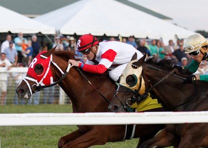 Oscar Nominated wins the 2017 Calumet Farm Kentucky Turf Cup