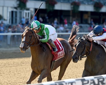Highway Star wins the 2017 Gallant Bloom Handicap (G2)