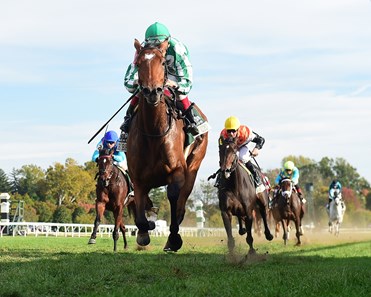 Apple Betty with John Velasquez up wins the 2017 Rood and Riddle Dowager for trainer Shug McGaughey and owner Joe Allen, 2017 Keeneland Fall Meet