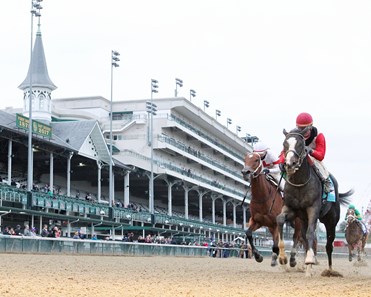 Sultry wins the 2017 Spendthrift Juvenile Filly Stallion Stakes