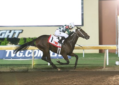 Bustin a Move wins the 2017 Oklahoma Classics Lassie Stakes