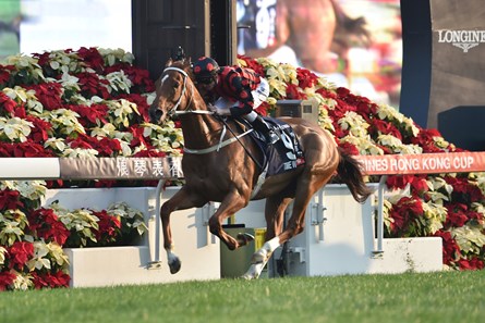Time Warp wins the 2017 Hong Kong Cup