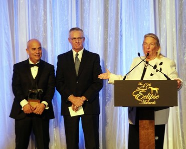 Charlotte Weber accepts the Eclipse award for Male Sprinter, World Approval, with trainer Mark Casse and Bruce Hill, 2018 Eclipse Awards, Gulfstream Park