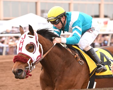 Blamed wins the 2018 Sunland Park Oaks