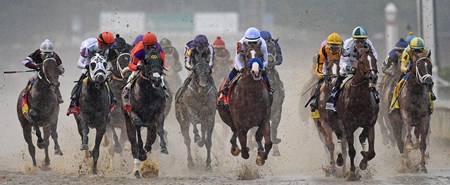 (May 5, 2018) The Derby field passes the stands for the first time