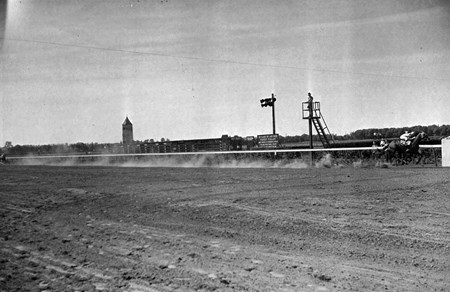 Count Fleet wins the 1943 Belmont Stakes
