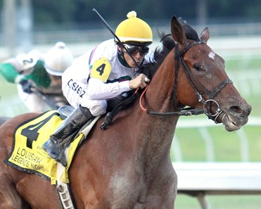 Testing One Two wins the 2018 Louisiana Legends Soiree Stakes at Evangeline Downs May 26th.