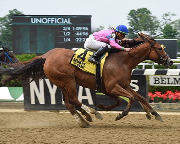 Holiday Disguise wins the 2018 Critical Eye Stakes
