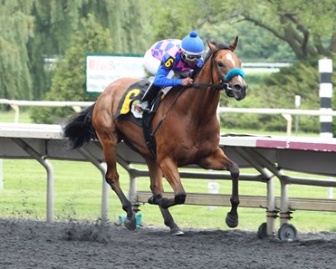 Devileye wins the Addison Cammack Memorial Handicap at Arlington Park Saturday, June 2nd, 2018.