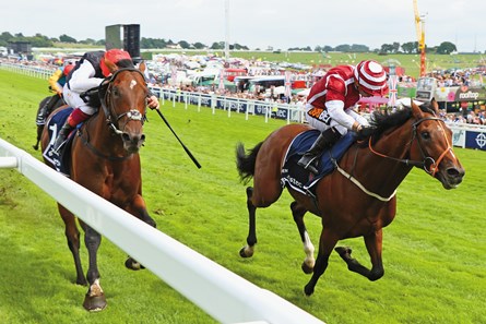 CRACKSMAN (left) ridden by Frankie Dettori catches Salouen in The Investec Coronation Cup (Group 1) at Epsom 1/6/18 Photo Ian Headington / Racingfotos.com
THIS IMAGE IS SOURCED FROM AND MUST BE BYLINED "RACINGFOTOS.COM"