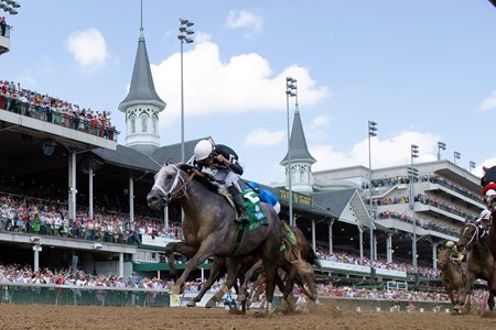 Seize the Grey wins the Pat Day Mile Stakes at Churchill Downs