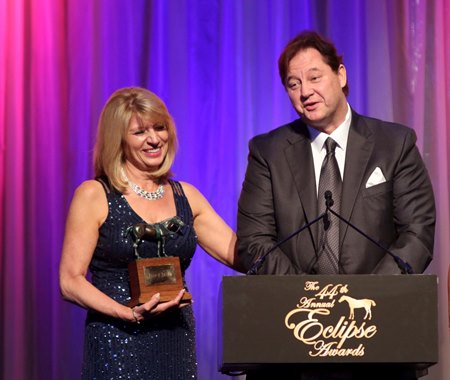 (L-R): Karen and Richard Papiese accept the 2014 Eclipse Award for champion male sprinter for Work All Week