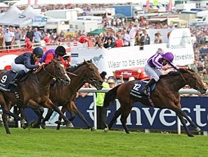 Pour Moi Takes English Derby in Thriller - BloodHorse