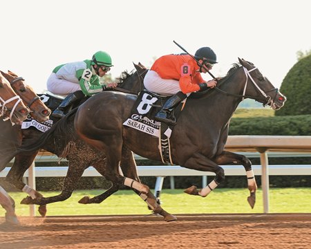 Sarah Sis wins the 2015 Raven Run Stakes at Keeneland 