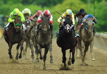 Cloud Computing (L) Javier Castellano up, wins the 2017 Preakness