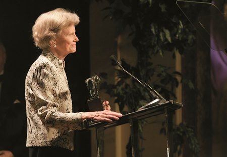 Penny Chenery receives the Award of Merit at the 35th Annual Eclipse Awards