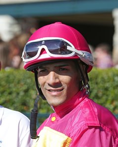 Gonzalez Wins 1,000th Race in Mainland United States - BloodHorse