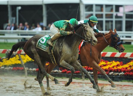 Song Of Spring Goes Last To First In Dupont Distaff Bloodhorse