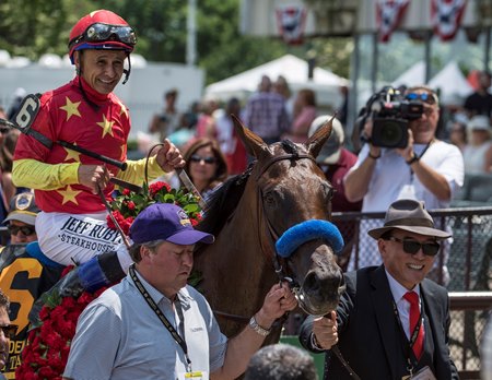 Abel Tasman Runs Off to Ogden Phipps Victory - BloodHorse