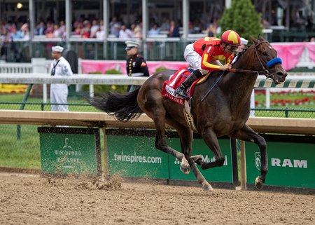 McKinzie Wins Alysheba With Comeback Move - BloodHorse