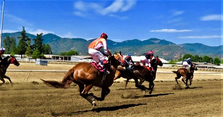 Racing at Grants Pass Downs