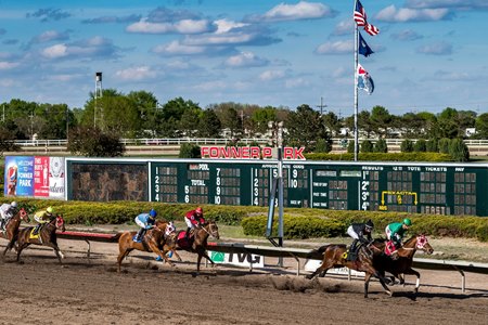 Racing at Fonner Park