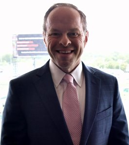 Announcer Larry Collmus