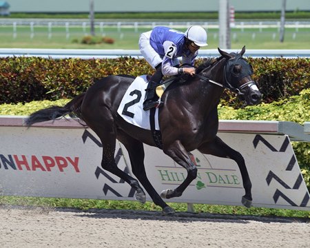 Restofthestory breaks her maiden at Gulfstream Park