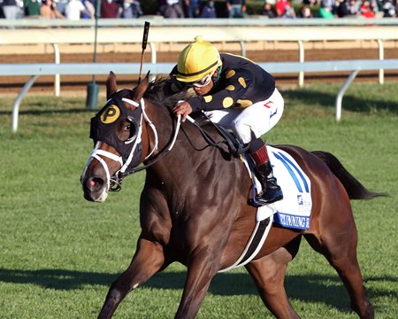 A late stretch rally lifts Stunning Sky to her first stakes win in the Valley View at Keeneland