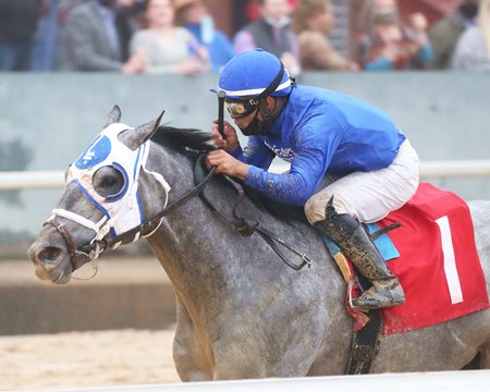 Essential Quality takes the Southwest Stakes at Oaklawn Park