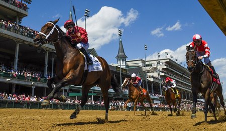 Shedaresthedevil wins the La Troienne Stakes at Churchill Downs 